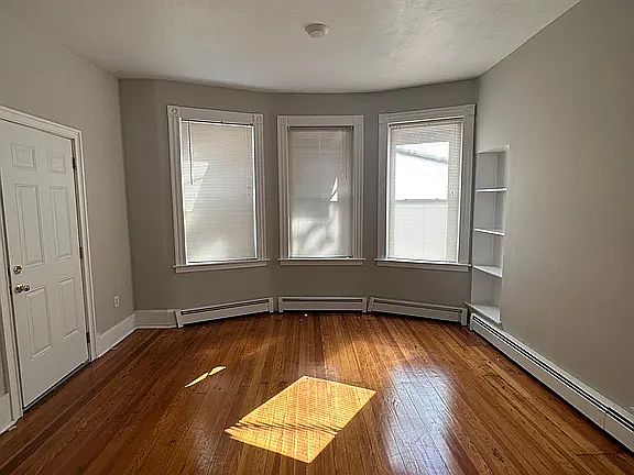 3rd image of 533 Chapel St #1A