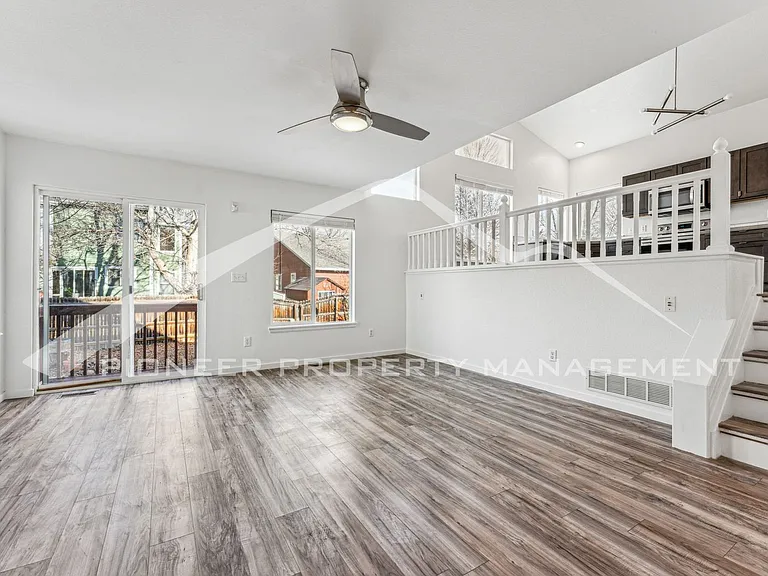 802 Timothy Dr — Photo 5