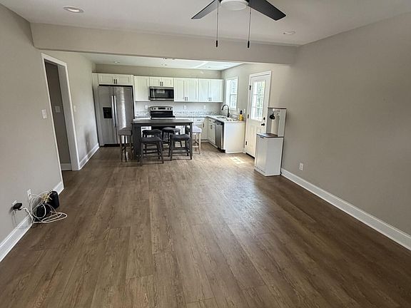 5th image of 334 N Wright Rd