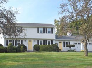 19 Bidwell St, Glastonbury, CT 06033
