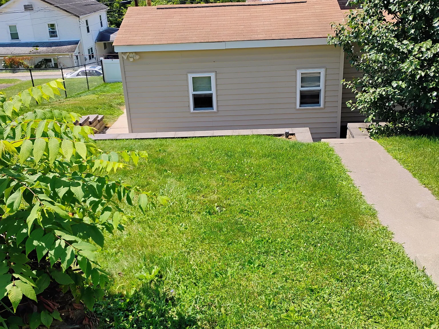 3 bed, $1,350 — Photo 4