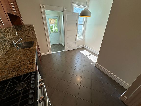 5th image of 429 Duboce Ave #429