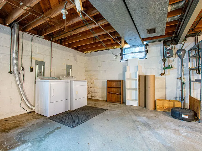 3605 S 82nd St — Photo 20