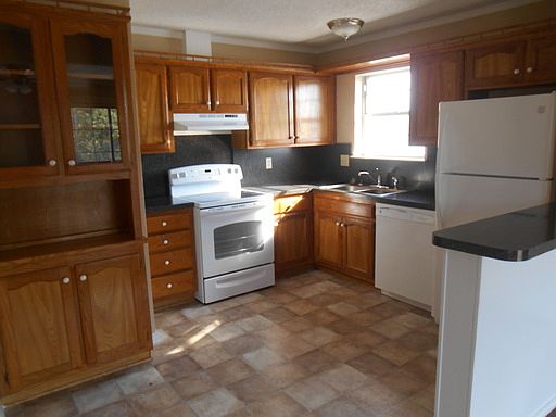3rd image of 200 NW 23rd St APT C