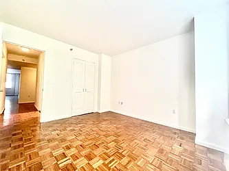 Rented by Addison Property Group