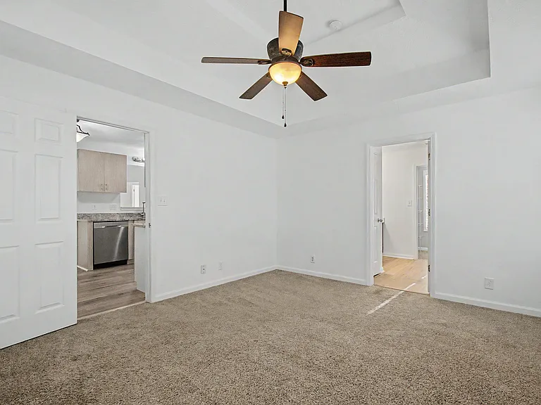1371 Constitution Dr — Photo 19