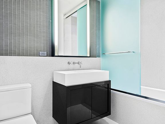5th image of 300 E 23rd St APT 8B