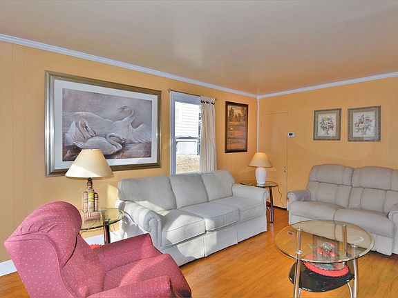 2nd image of 304 Linda Ave