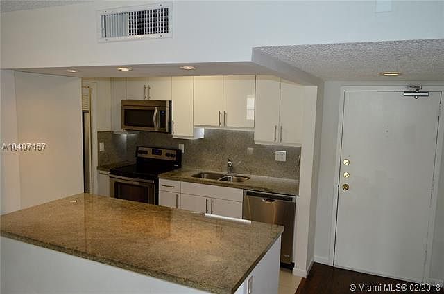 1st image of 240 Lakeview Dr APT 105
