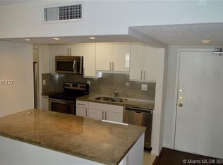 240 Lakeview Dr APT 105, Fort Lauderdale, FL 33326