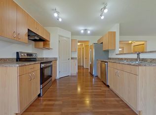 11712 13th Ave SW, Edmonton, AB T6W 0C1