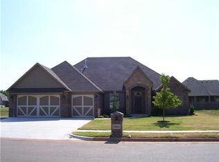 19809 Crest Ridge Dr, Edmond, OK 73012
