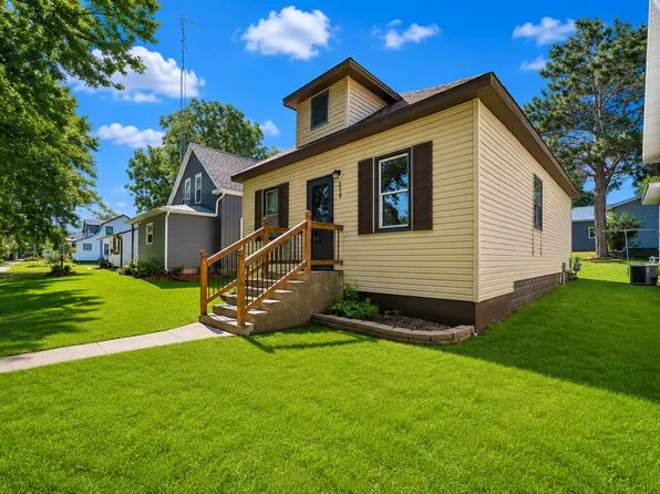 218 2nd St NW, Crosby, MN 56441
