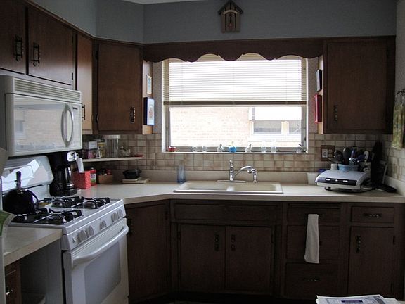 4th image of 6906 W Birchwood Ave