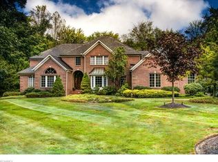 17320 Tall Tree Trl, Chagrin Falls, OH 44023