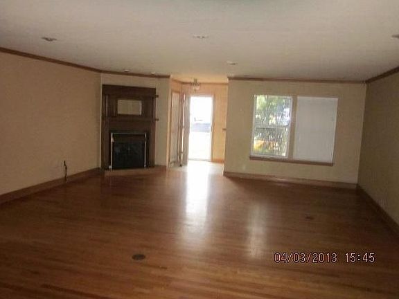 2nd image of 712 Jefferson St