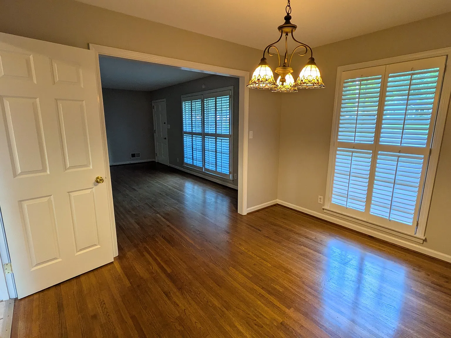 994 Oak Grove Rd — Photo 3