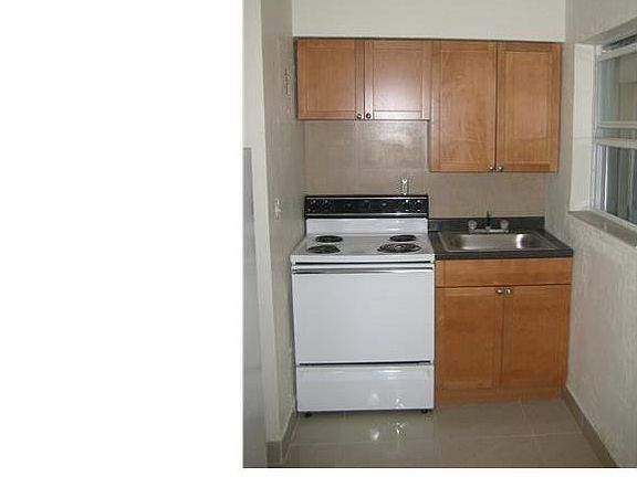 3rd image of 133 SW 5th Ct #3