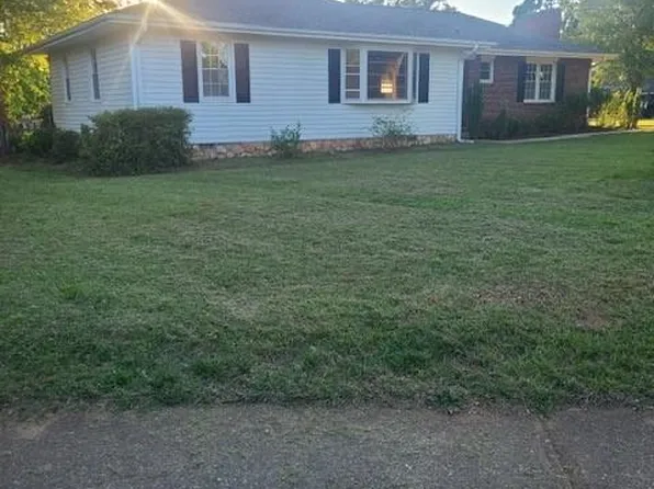 520 Lucerne Dr, Spartanburg, SC 29302