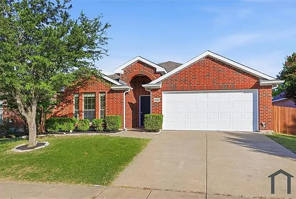 3 bed, 1885 sqft, $3,300 — Photo 1