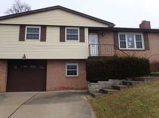 36 Manor Rd, Donora, PA 15033