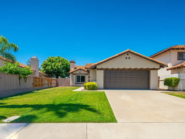 25207 Parkcrest Dr — Photo 3