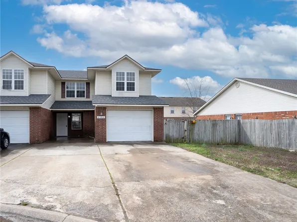 2910 Dawn Ct, Siloam Springs, AR 72761