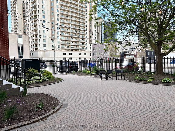 3rd image of 440 Wellington St #103