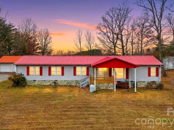 4915 Quartz Ridge Dr, Maiden, NC 28650