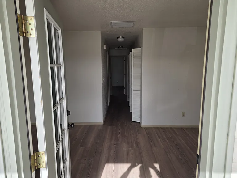 443 Pear Ln — Photo 2