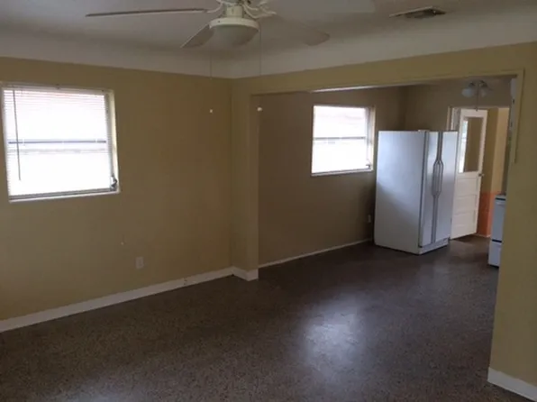 117 35th Ave N, Saint Petersburg, FL 33704