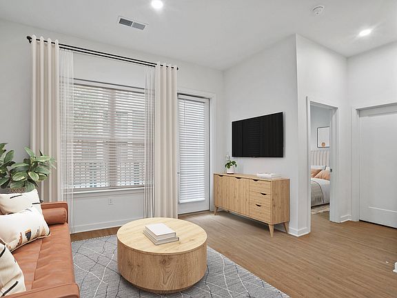 5th image of 725 Savona Mill Ln #3-323