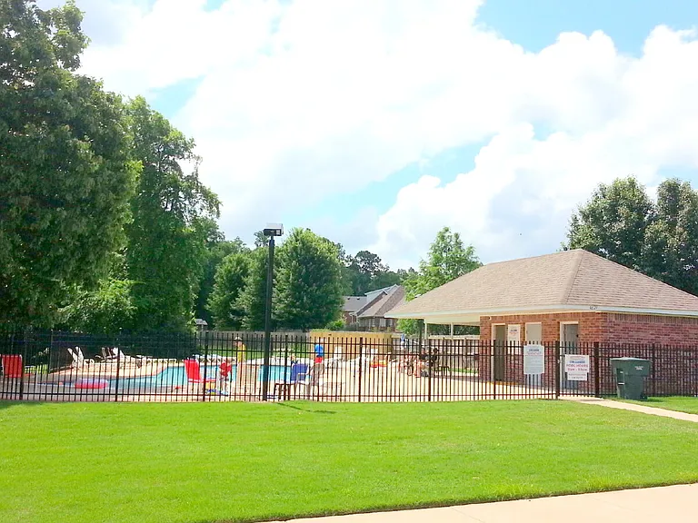 4747 W Mayflower Ct — Photo 2