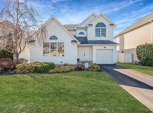 169 Cranberry Ct, Melville, NY 11747