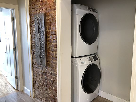 3rd image of 45 Clifton Pl #23E
