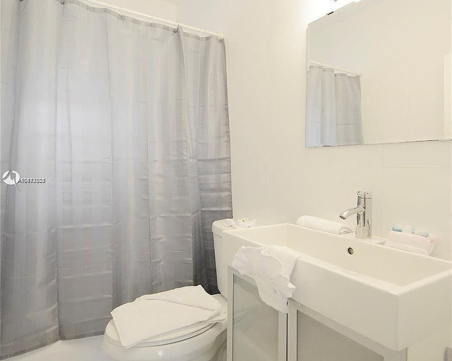 1st image of 710 Lenox Ave Unit 4