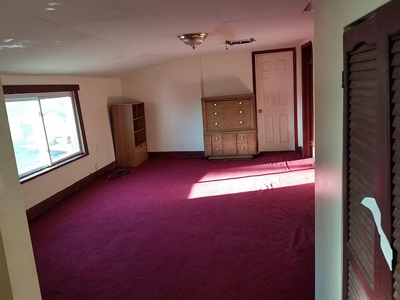 3rd image of 5118 Yemans St