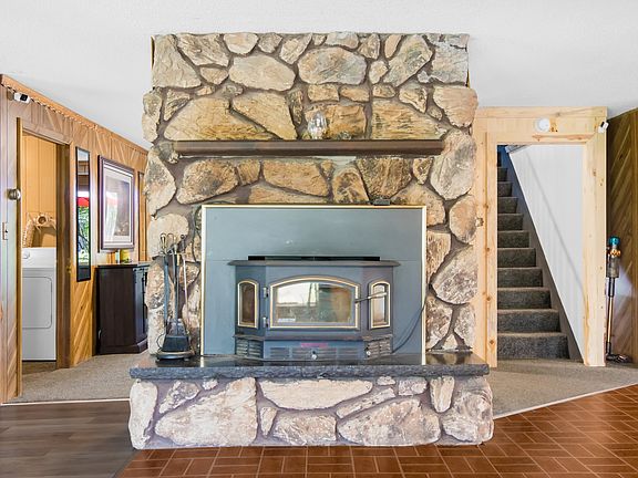 3rd image of 5871 Edith Schneider Rd