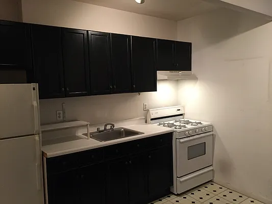 Sold by iList, LLC | media 18