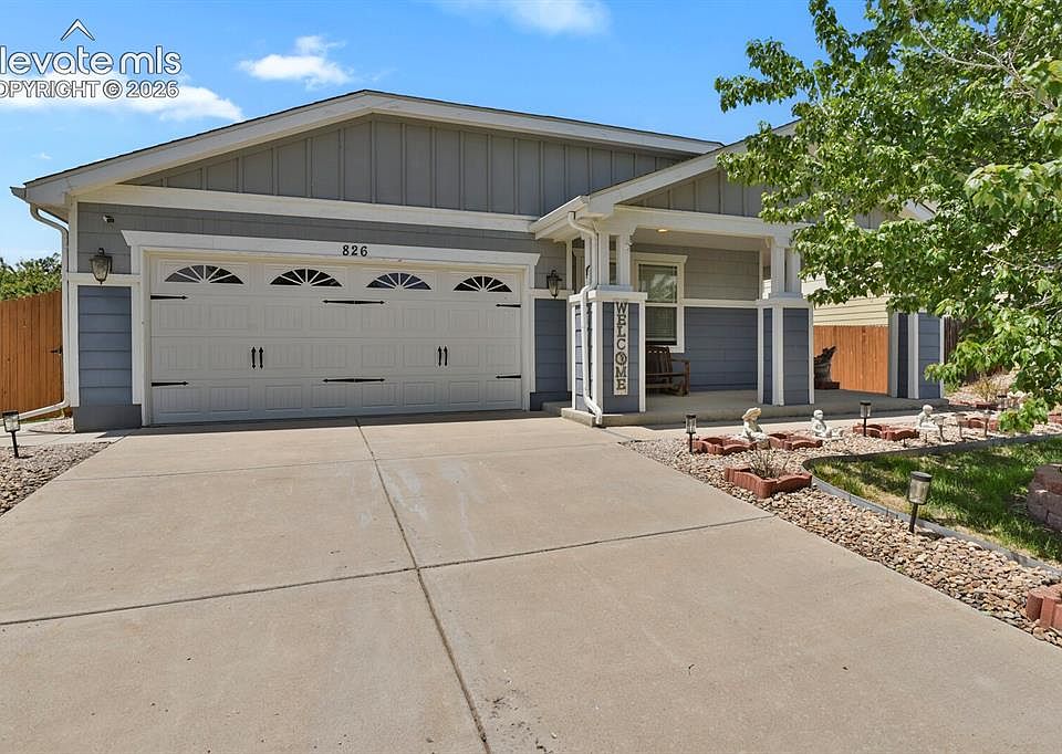 1st image of 826 Willow Dr