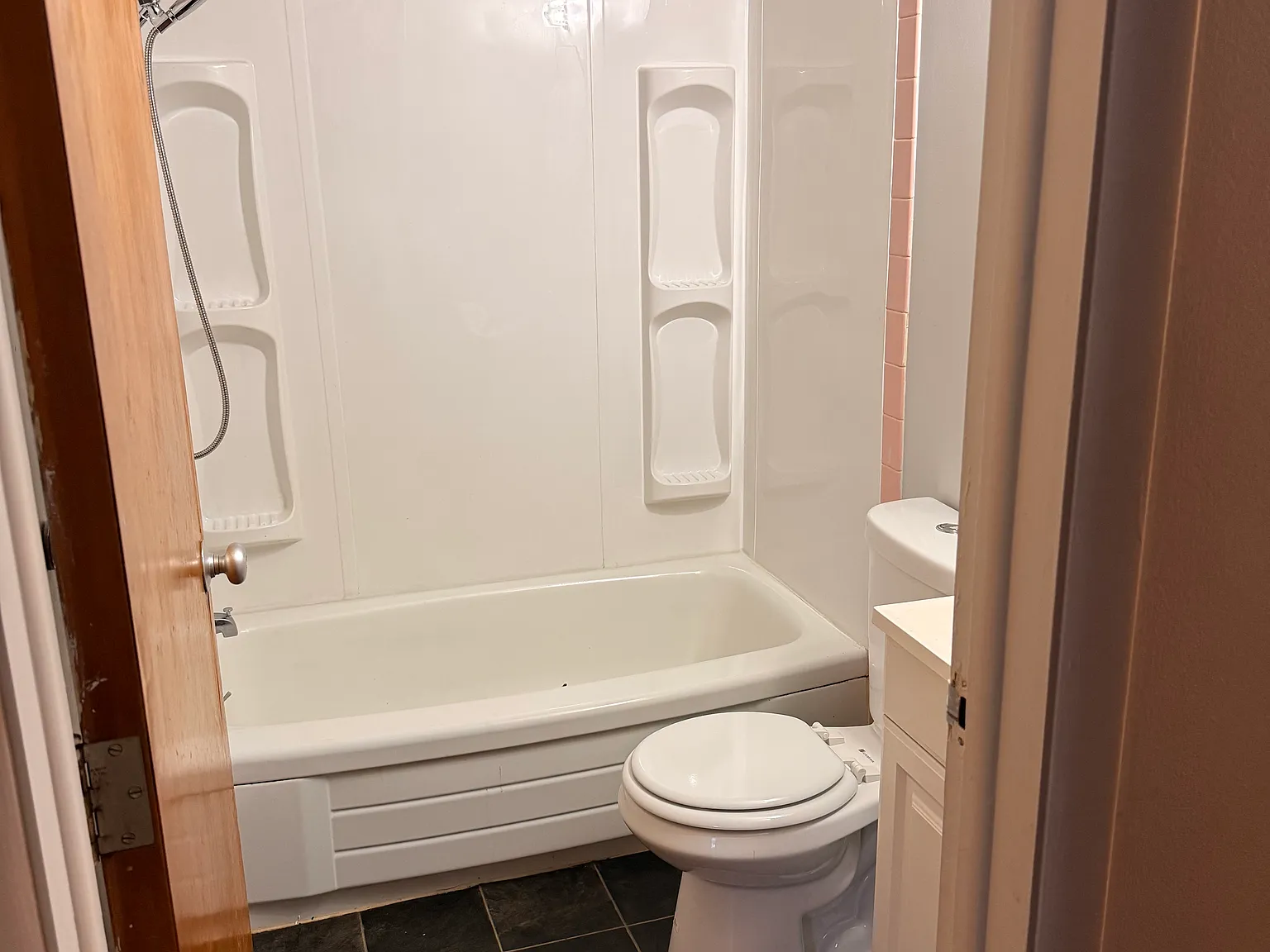 1 bed, 600 sqft, $795 — Photo 3