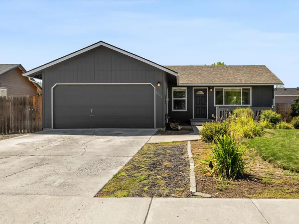 3016 SW Pumice Pl, Redmond, OR 97756