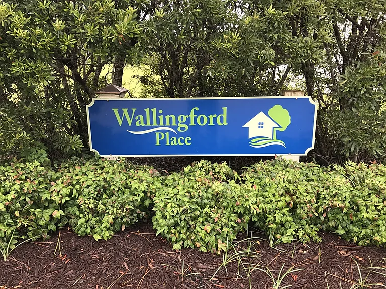 482 Wallingford Cir — Photo 2