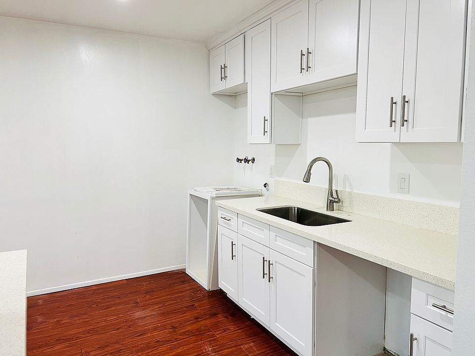 2nd image of 625 N Moore Ave APT A