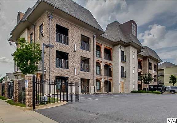 2nd image of 1426 Bryant Cir #9
