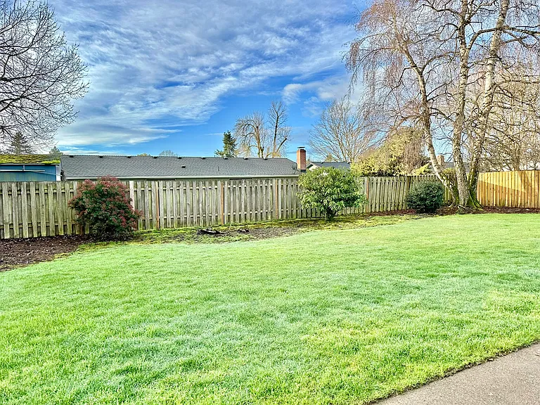 2346 Woodlawn Ct NE — Photo 13