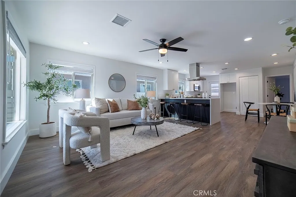 3 bed, 1484 sqft, $3,895 — Photo 2