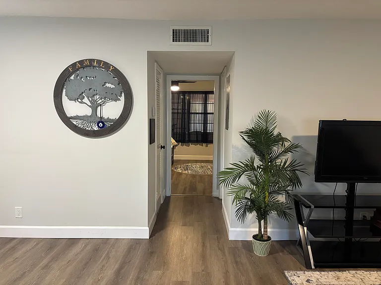 211 Country Ln #C — Photo 13