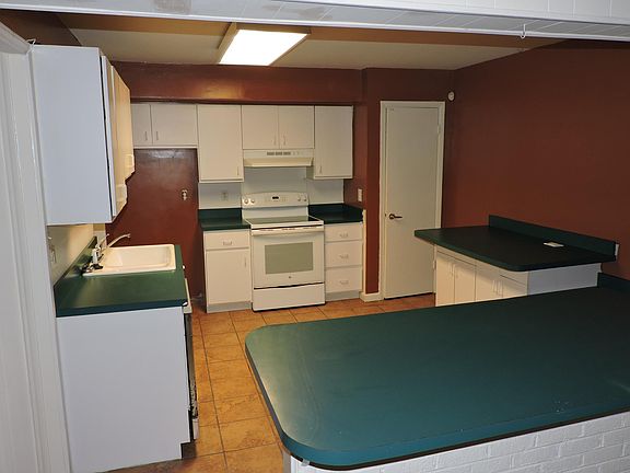 4th image of 905 Sacony St