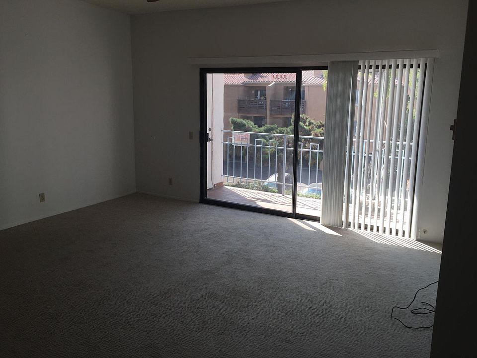 2nd image of 8320 Regents Rd Unit 2Q